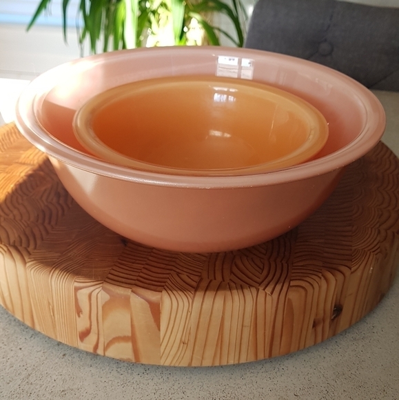 Pyrex Pink and Orange Mixing Bowls - Picture 6 of 13